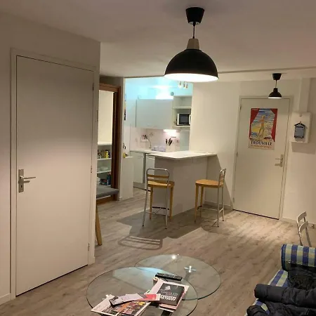 Apartment Baccarat *
